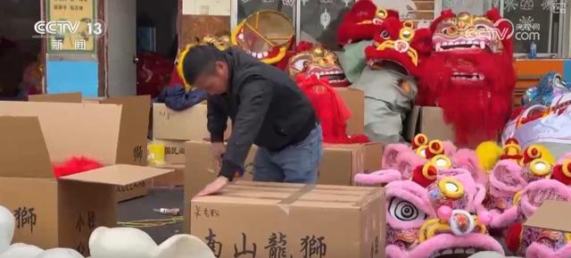 齐头并进 新品添巧思催热“年经济”新热力AG真人登录“创意+科技”“传统+新潮”(图2)